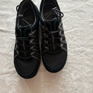 Dansko Women's Black and Gray Sneakers